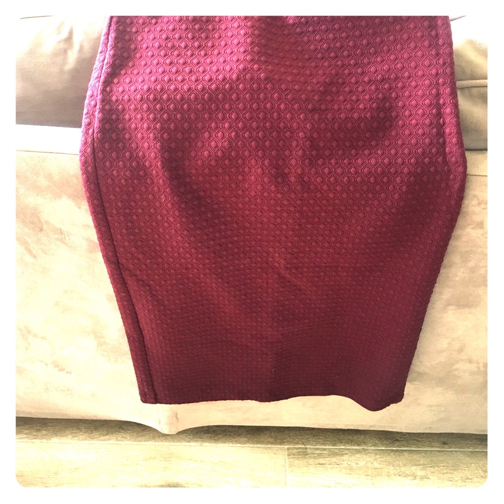 Textured maroon pencil skirt.