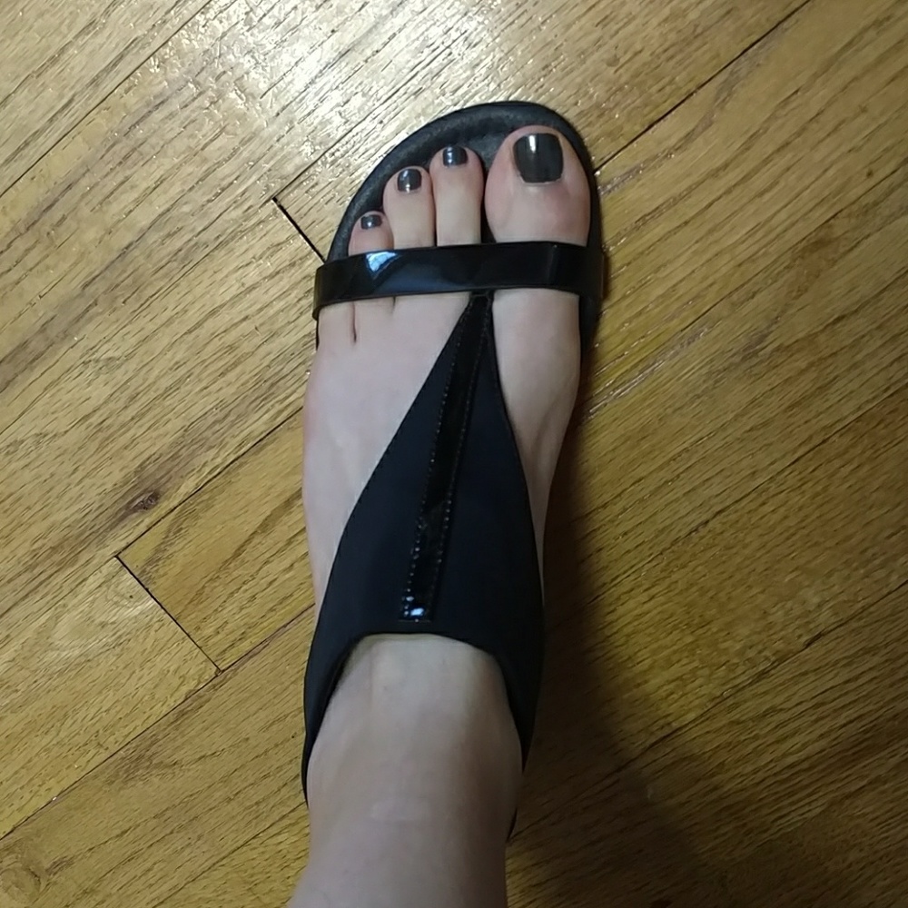 Fantastic Donald J Pliner sandals