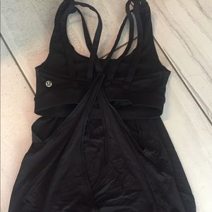 EUC-Women’s Lululemon Tank w/ built in bra, size 6