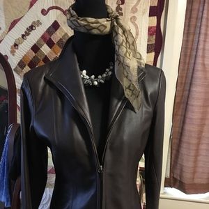 💥💥💥CRAZY EUC SALE ON GORGEOUS LEATHER COAT!!💥