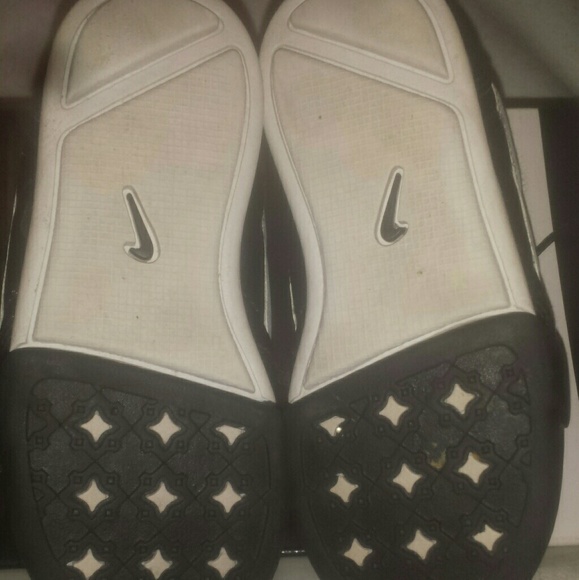 Nike Soccer Sneakers. - Picture 4 of 4