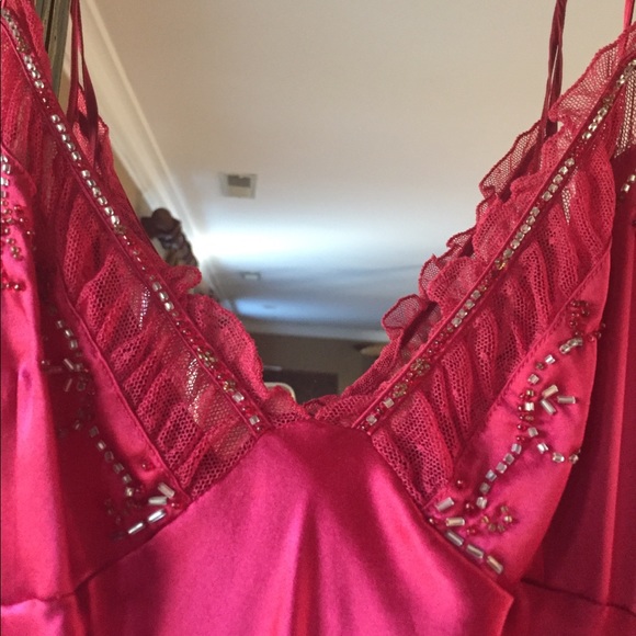 Moving SALE!! NWT  Victoria’s Secret Vintage Silk Slip - Picture 2 of 7