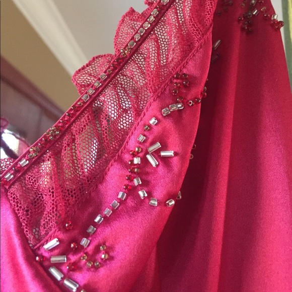 Moving SALE!! NWT  Victoria’s Secret Vintage Silk Slip - Picture 4 of 7