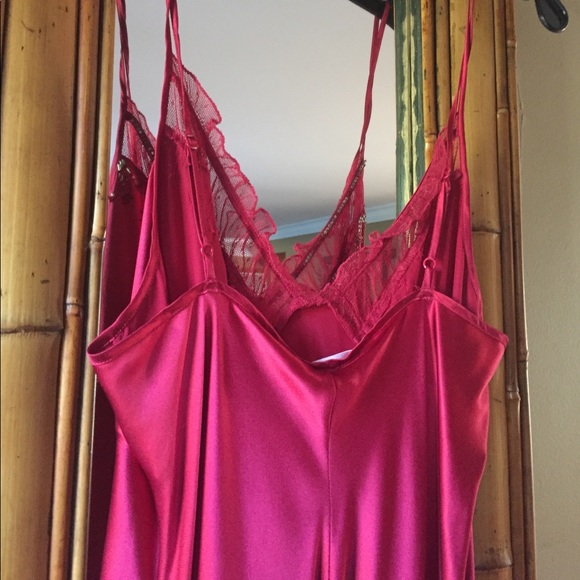 Moving SALE!! NWT  Victoria’s Secret Vintage Silk Slip - Picture 5 of 7