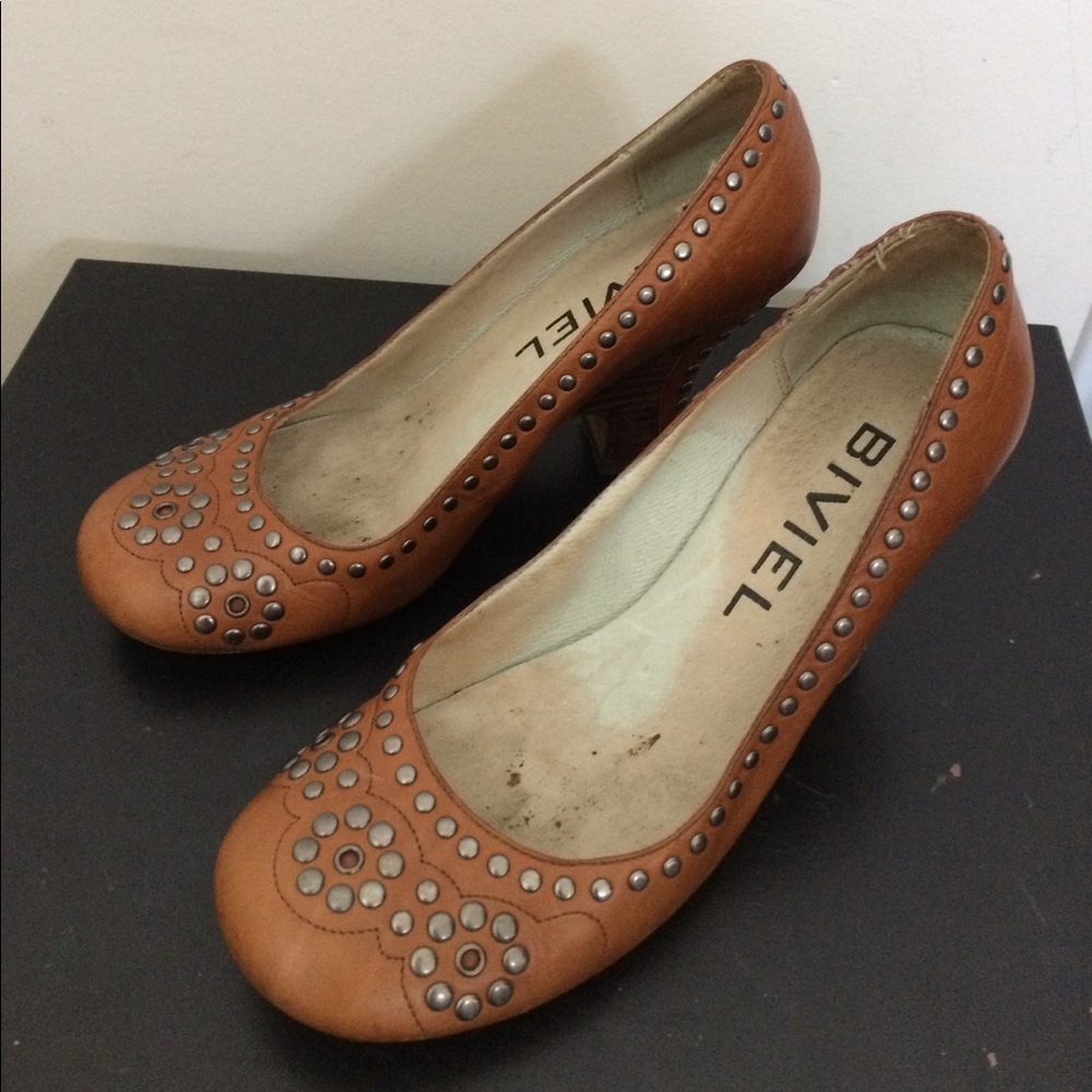 Brown Leather Studded Beviel Kitten Heel 38