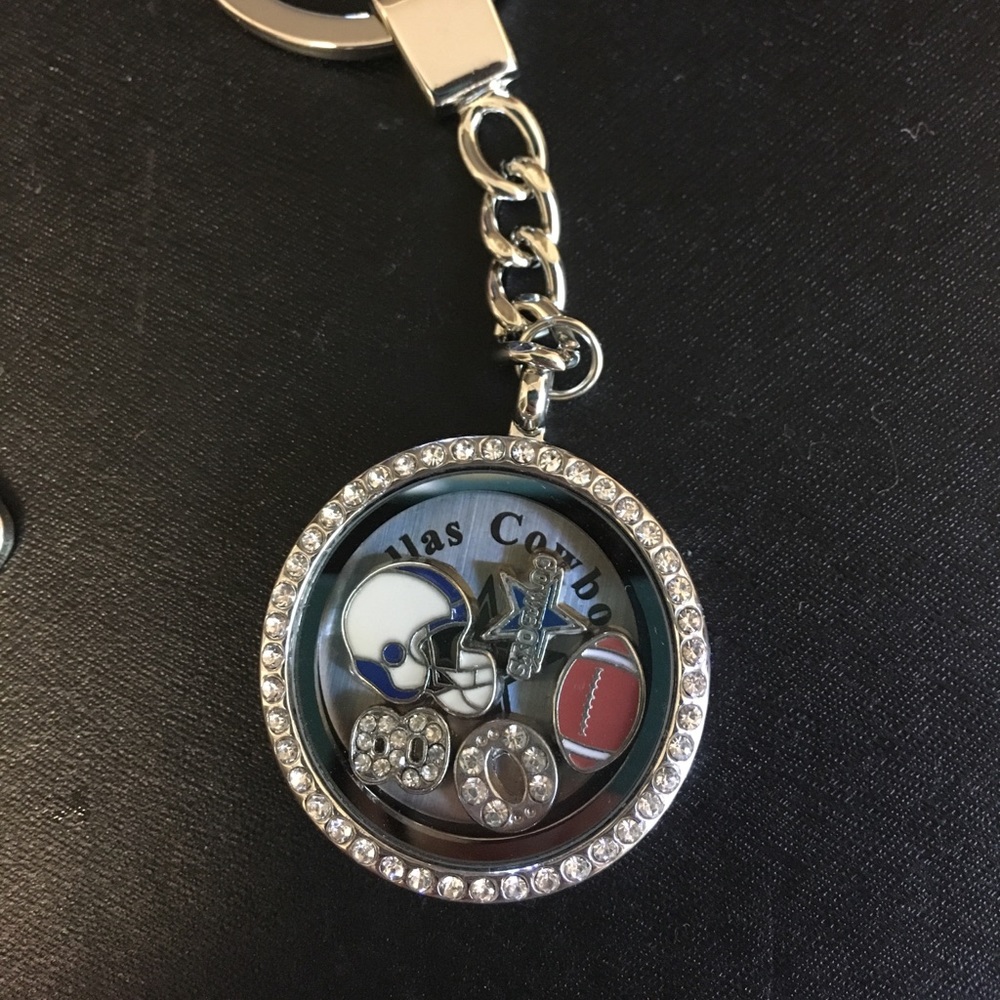 YOU CHOOSE THE TEAM & THE CHARMS! Keychain Locket