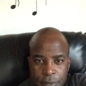 Meet your Posher, Cesar