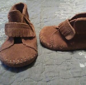 Toddler Size 5 MinneTonka mocasin