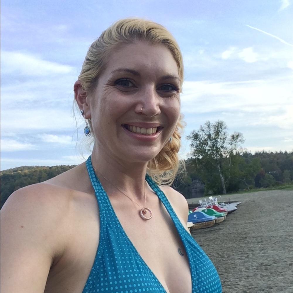 Meet your Posher, Jennifer