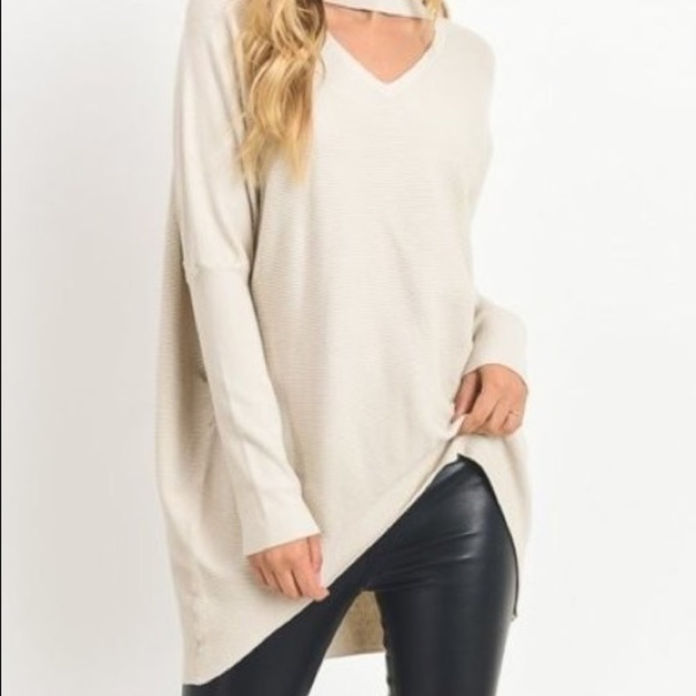 ✨Coming Soon✨Sweater top with key hole neck