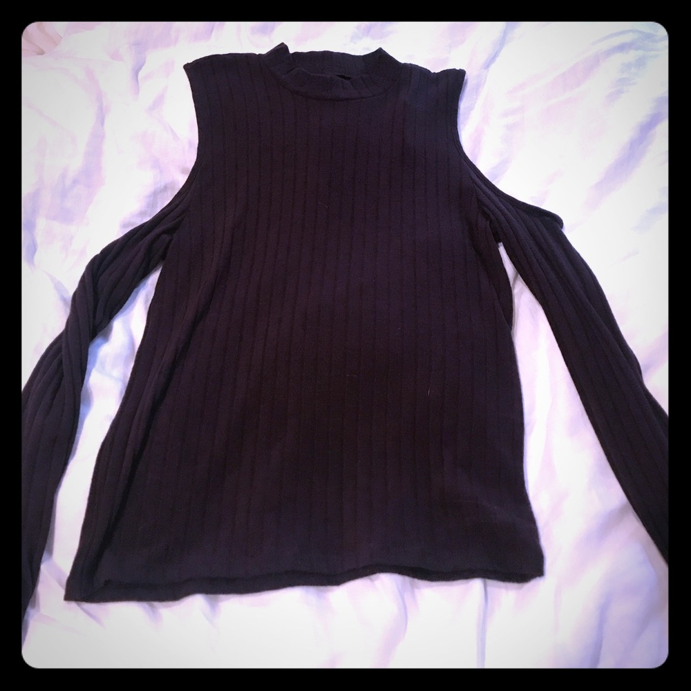 American Eagle cold shoulder top