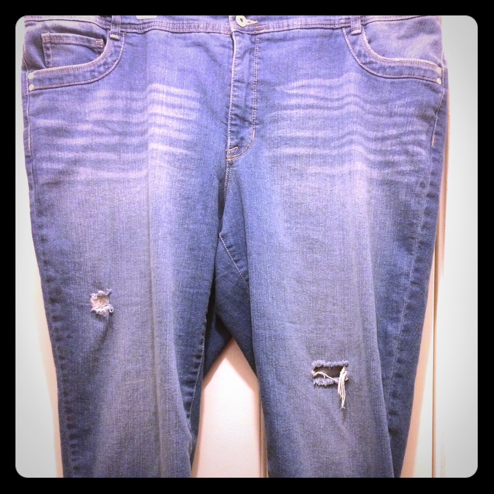 Style and Co. Denim Crops Size 22