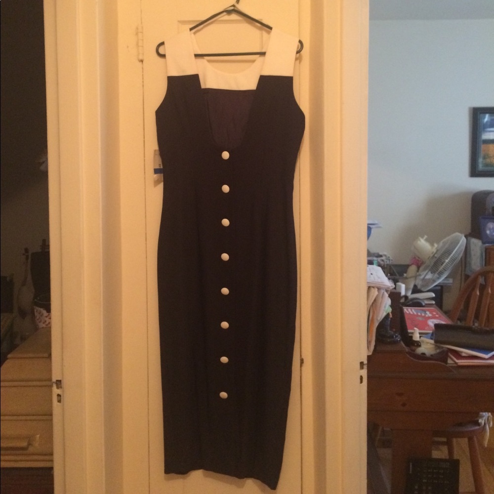 Dress - Picture 2 of 2