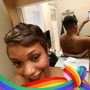 Meet your Posher, Rena