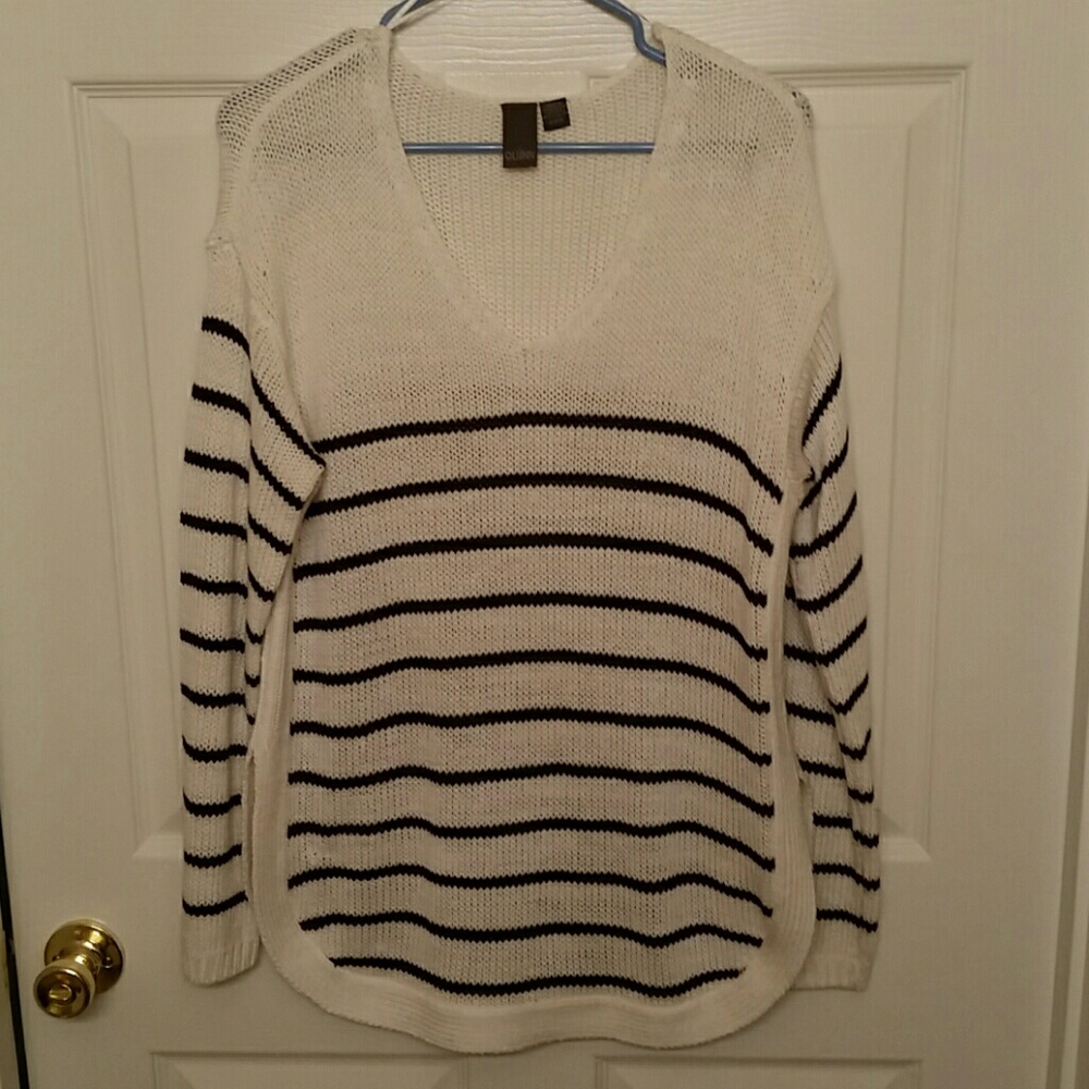 Knit pull over sweater