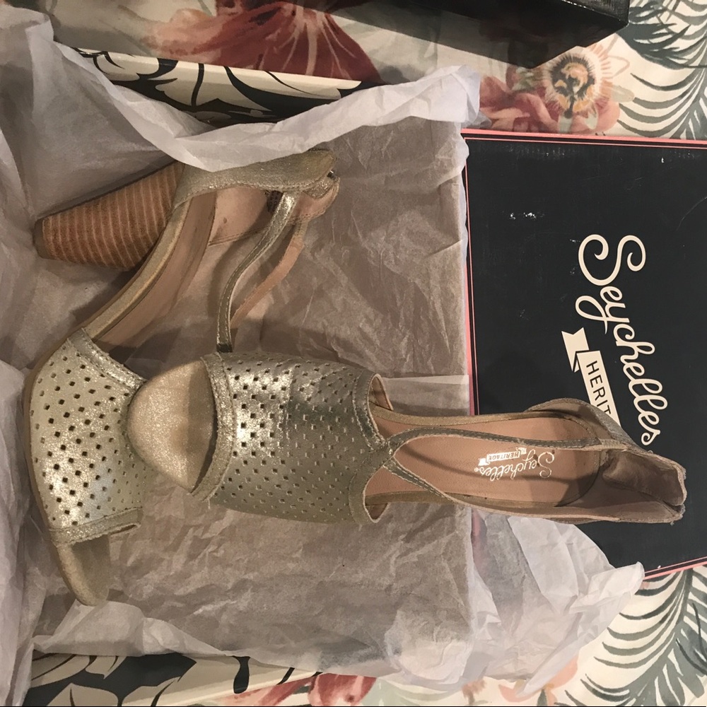 Seychelles silver dusty metallic sandal