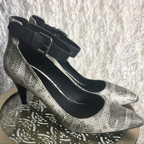 JOE'S JEANS 'Ned' Ankle Strap Snake Pointed Pump - Picture 2 of 6