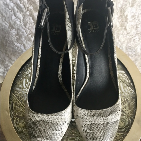 JOE'S JEANS 'Ned' Ankle Strap Snake Pointed Pump - Picture 5 of 6