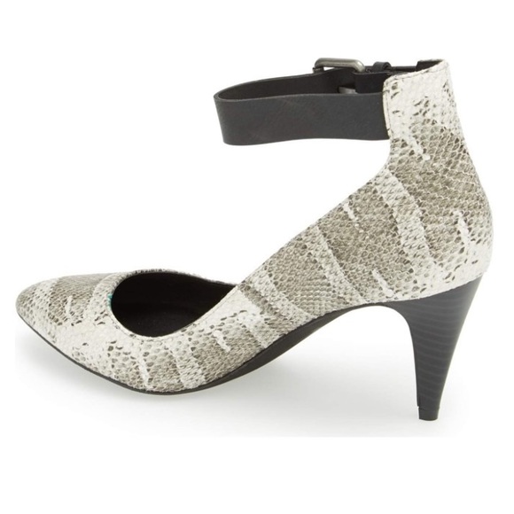 JOE'S JEANS 'Ned' Ankle Strap Snake Pointed Pump - Picture 4 of 6
