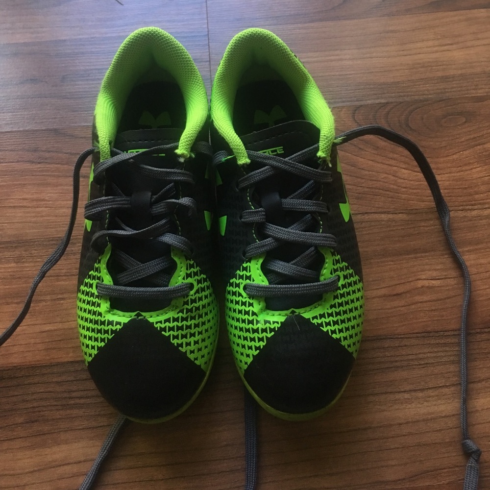 Under Armour boys cleats