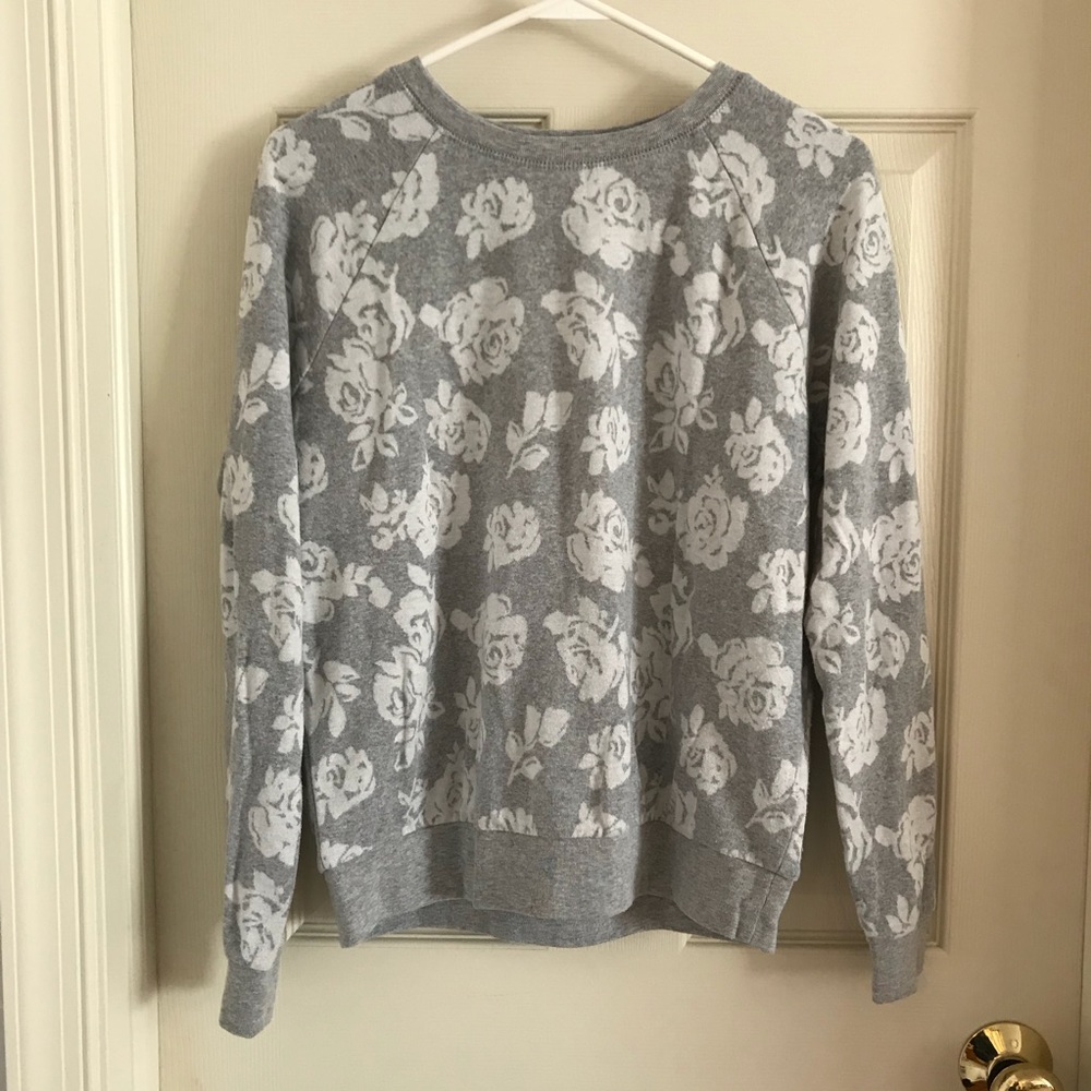 Gray and white rose long sleeve