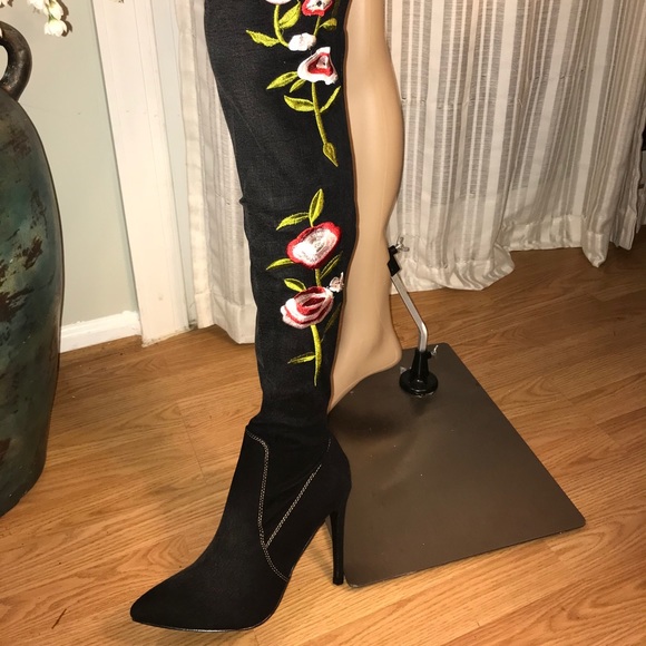 Size 8 Left Nasty Gal Over-The-Knee Floral Boots - Picture 6 of 8