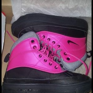 Nike Woodside 2 High Boots