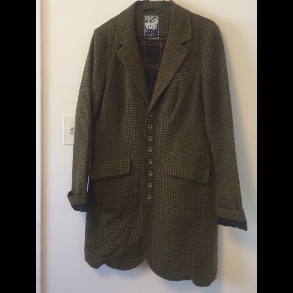 Wool light weight, long,fitted Blazer!