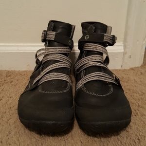 The coolest Merrell power play glove