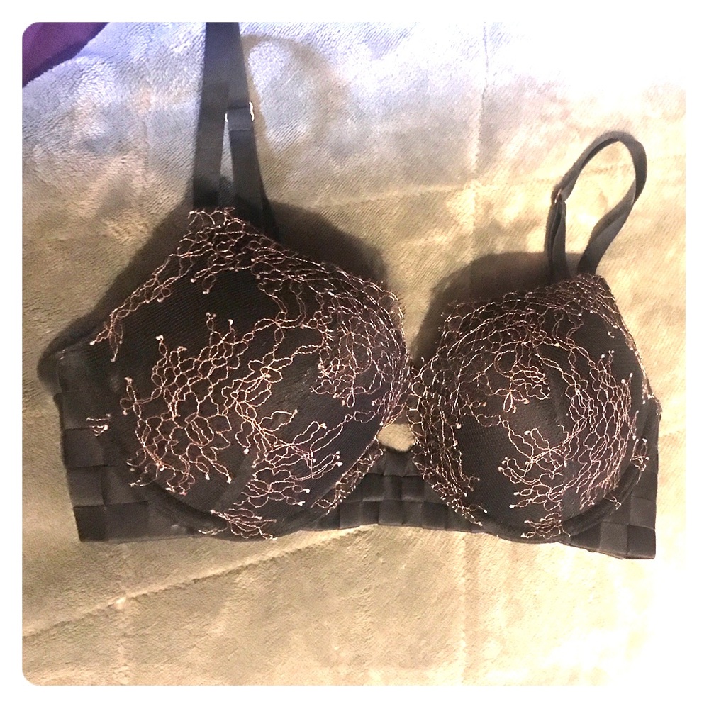 Victoria's Secret bombshell plunge bra 34b