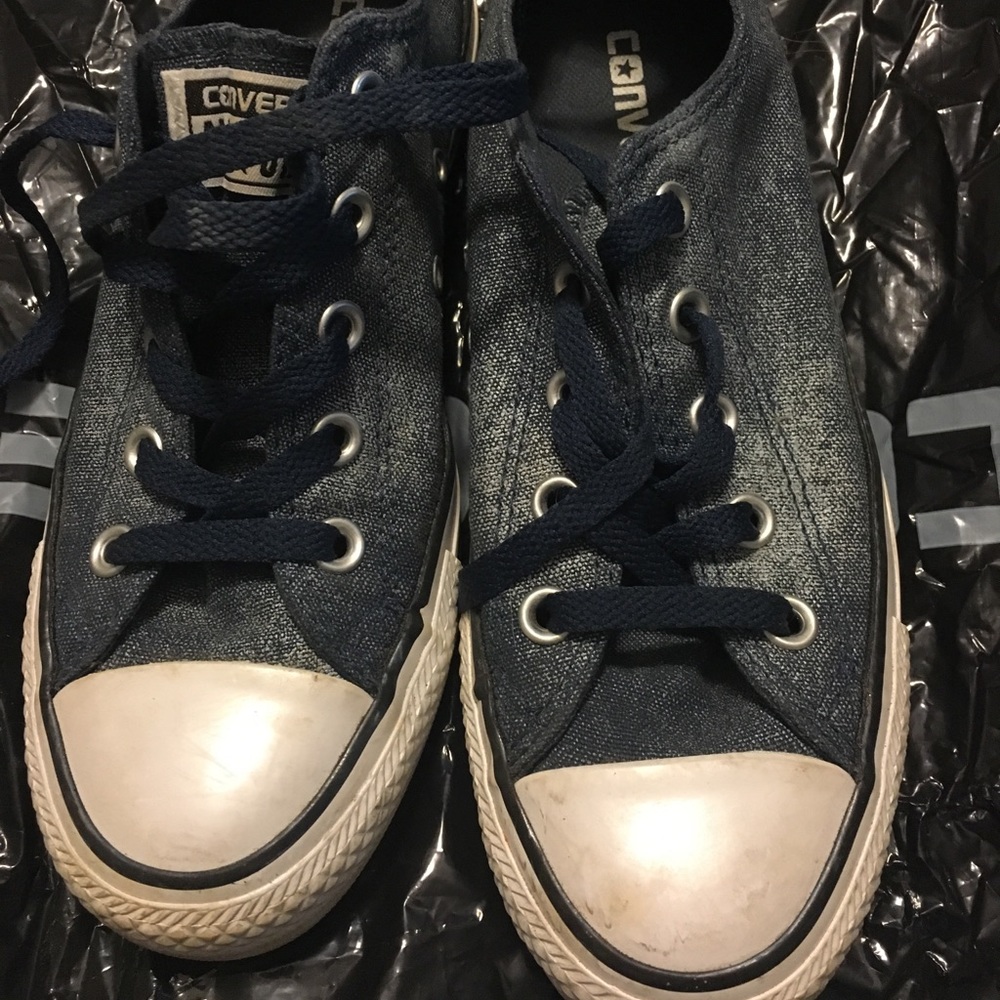 Converse denim colored shoes 6