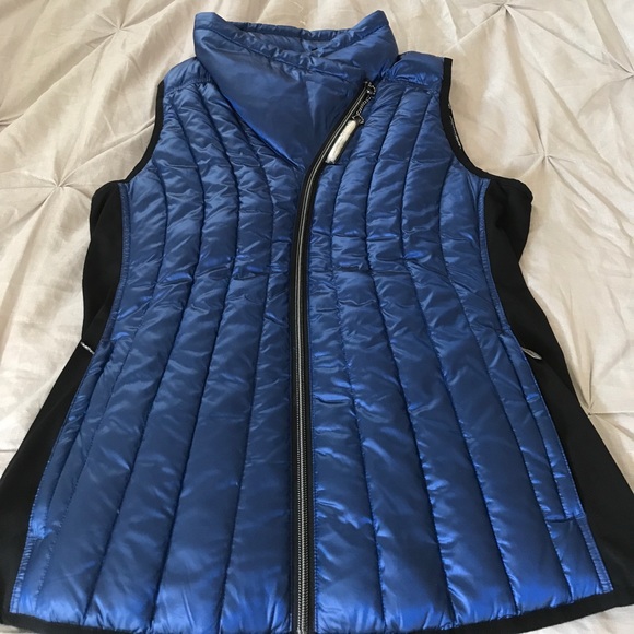 Calvin Klein performance vest - Picture 3 of 7