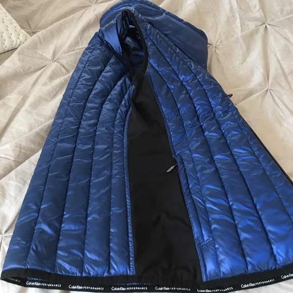 Calvin Klein performance vest - Picture 5 of 7