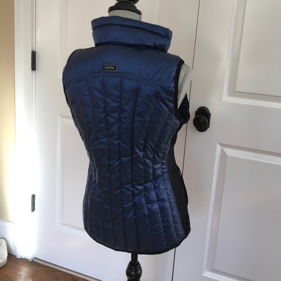 Calvin Klein performance vest - Picture 2 of 7