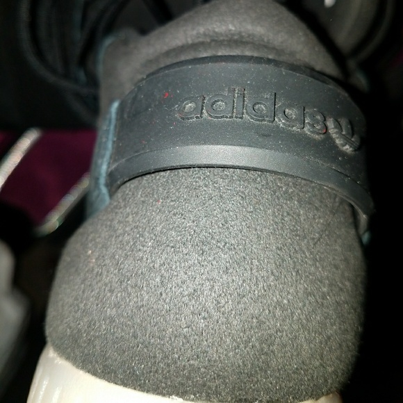 Adidas - Picture 3 of 4