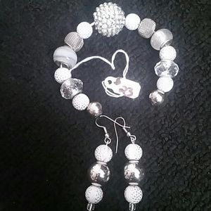 Handmade light gray jewelry set