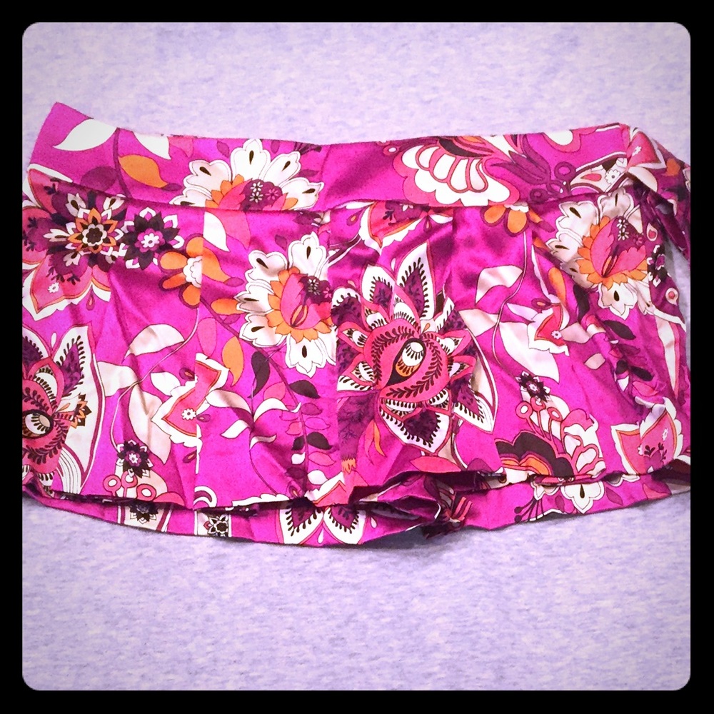 Bebe silk printed shorts