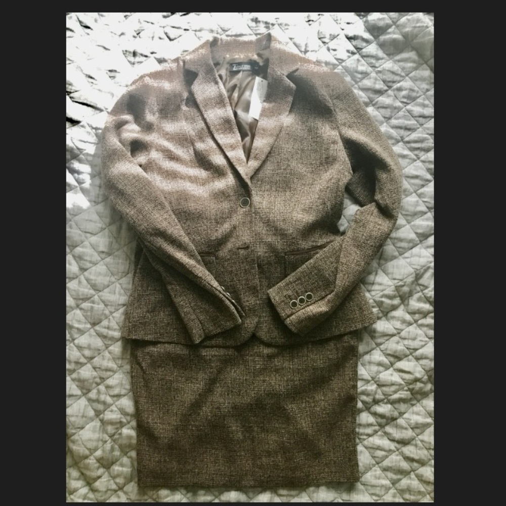 •Gorgeous•NY&Company Skirt Suit