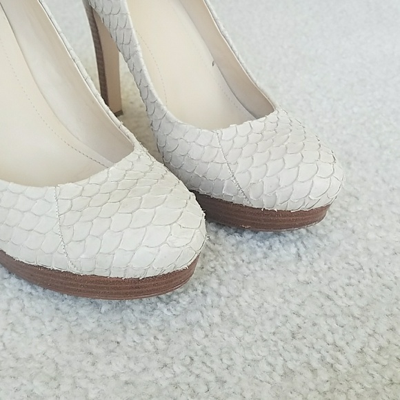 Calvin Klein cream heels - Picture 3 of 4
