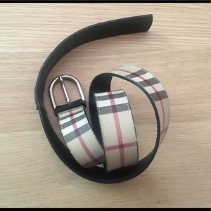 Authentic Burberry belt 40/100.