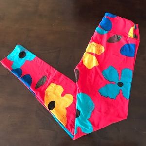 LuLaRoe leggings red with large flowers NW O/S
