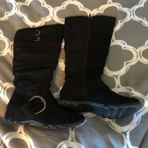 Black boots size 7