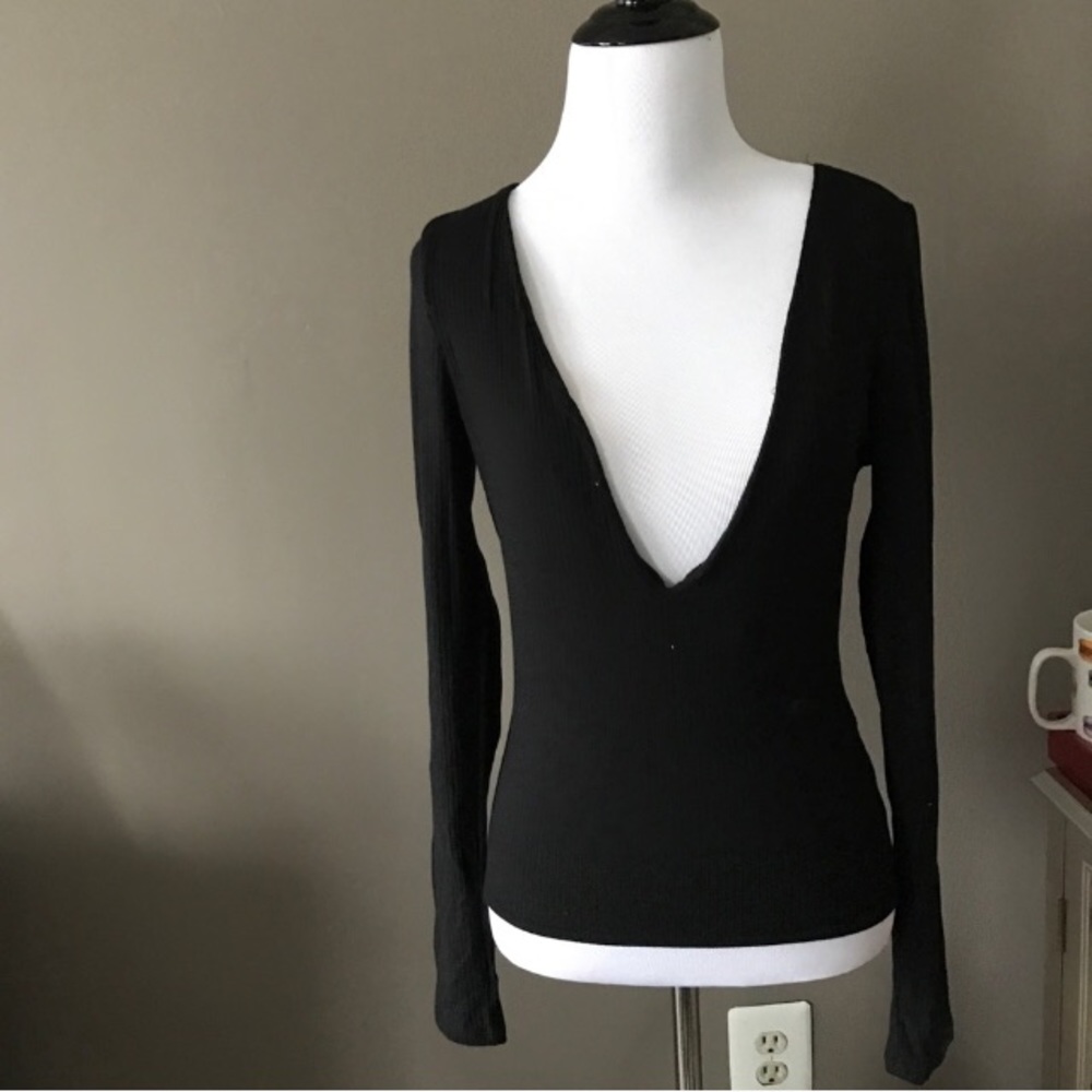 LF Long sleeve deep plunge top