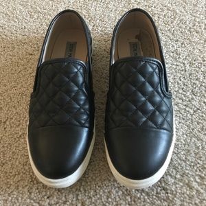 Steve Madden slip ons