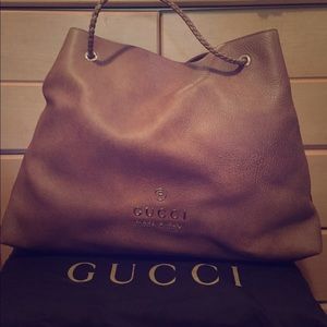 FINAL PRICE DROP ⬇️Gucci Handbag.