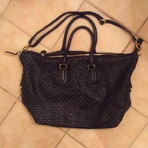 Black basketweave weekender bag— Deux Lux