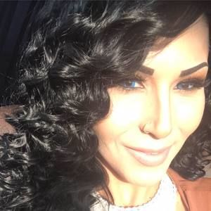 Meet your Posher, Myra