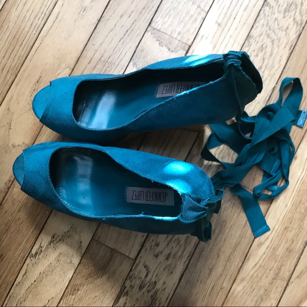 Jennifer Lopez wedges