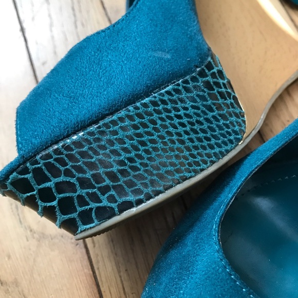 Jennifer Lopez wedges - Picture 3 of 4