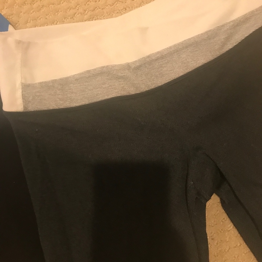 Bundle of two size 6 wunder Unders - Picture 3 of 4